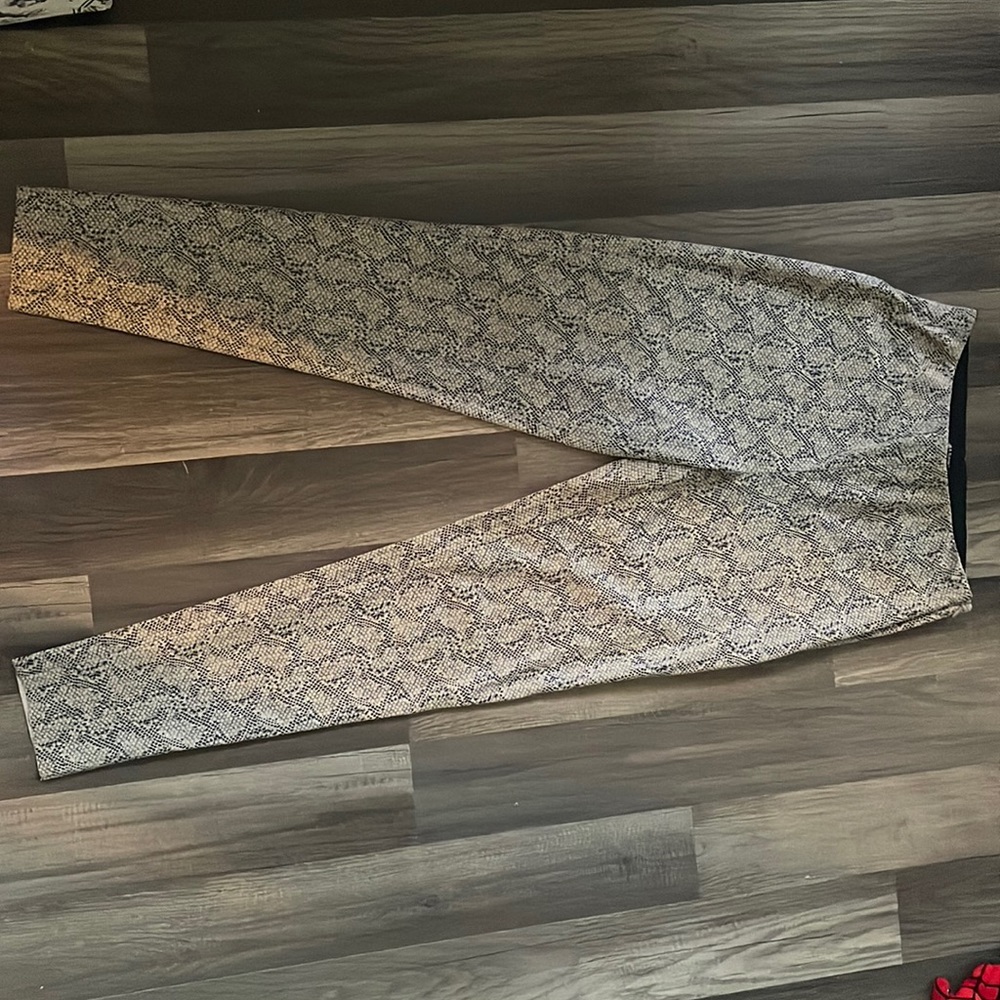 Snake print Zara Xtra small leggings high waisted